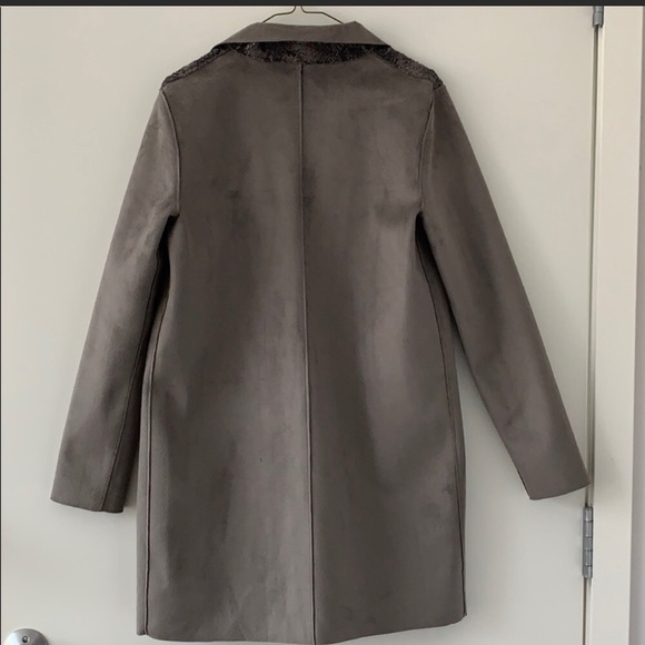 Guess by Marciano “Nessa “Snake Print Coat - Picture 8 of 8